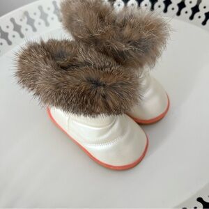 Toddler winter boots size 22 (5.5)